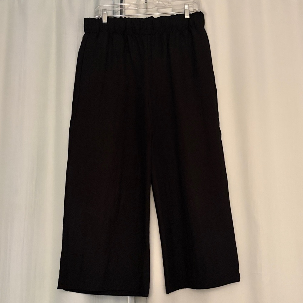 H&M Black Women’s Wide-Leg Elastic-Waist Cropped Pants, size medium
